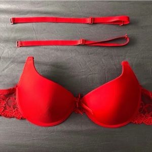 NWOT| Red Lace Removable Straps Bra